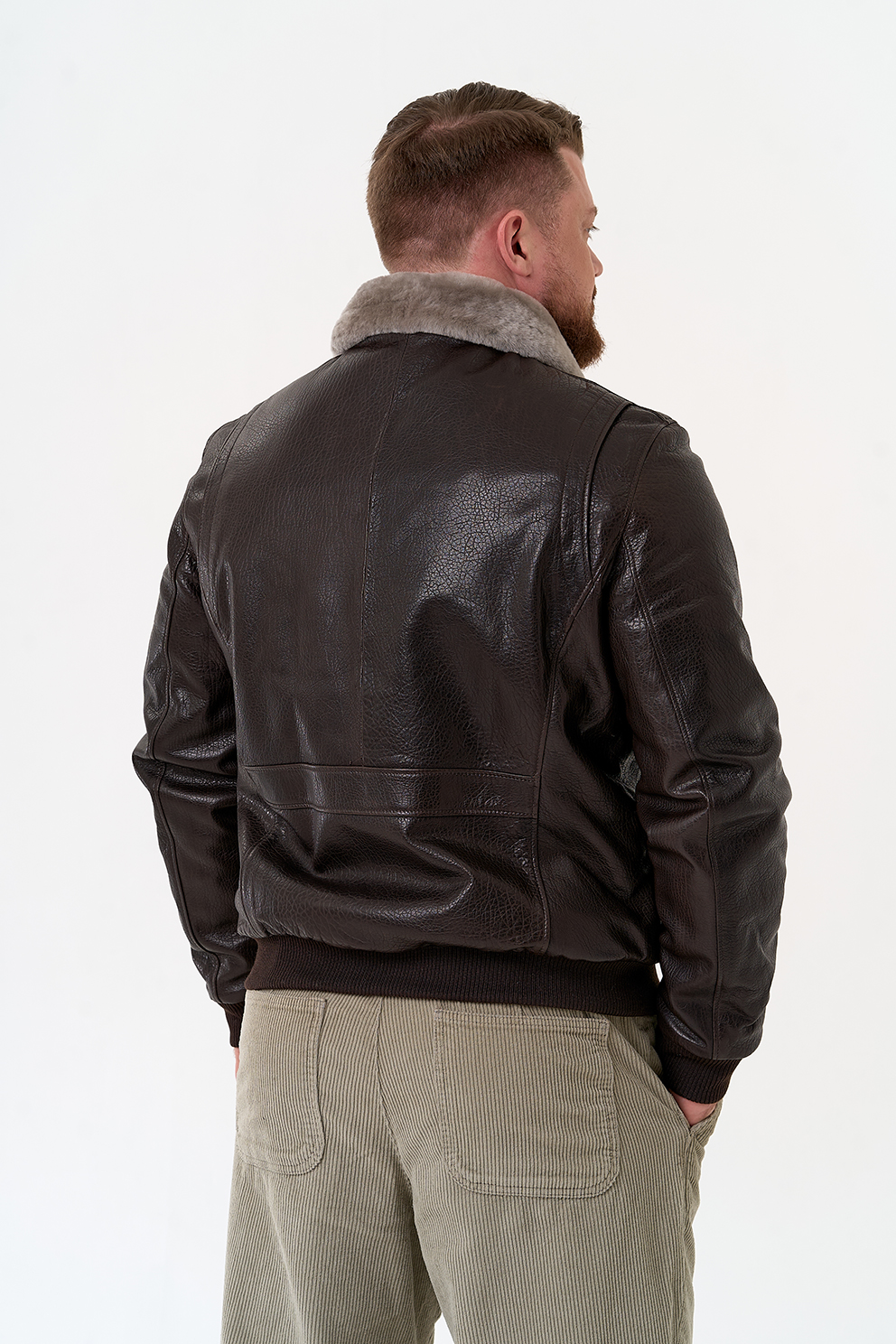 Мужская дубленка коричневого цвета