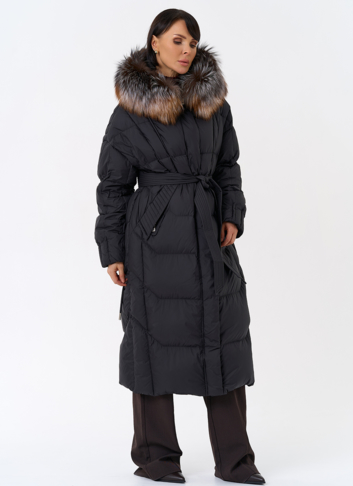 Женский пуховик с отделкой из меха блюфрост