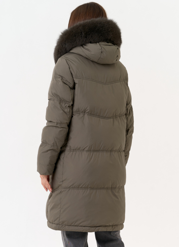 Женский пуховик с капюшоном из меха песца