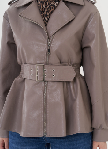 Куртка-косуха из эко кожи бежевого цвета