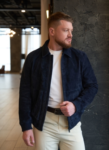 Мужская куртка бомбер из натуральной замши Мужская куртка бомбер из натуральной замши