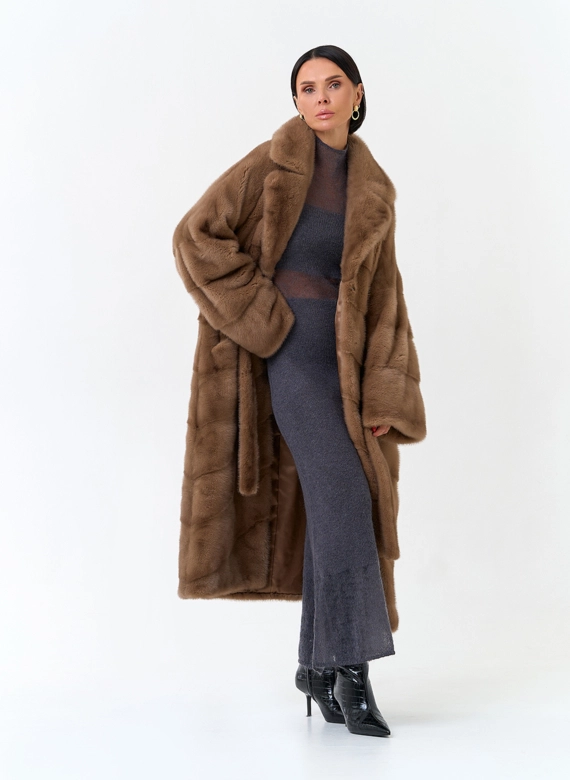 Женская шуба из меха норки с английским воротником фото