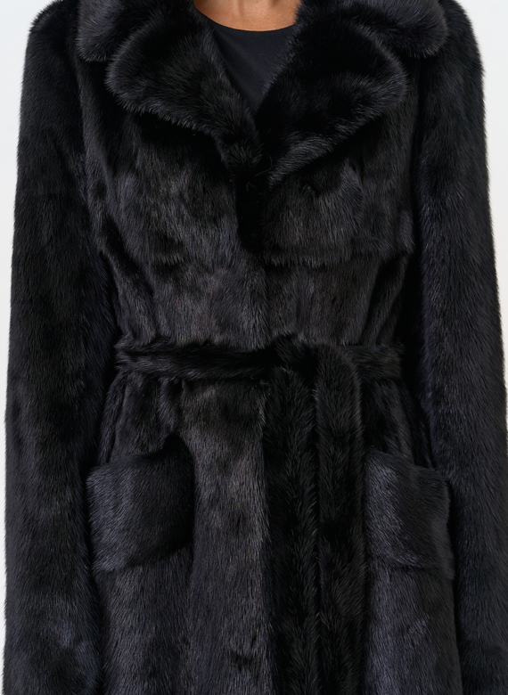 Длинная шуба из меха норки в черном цвете