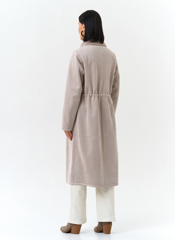 Светлая дубленка из эко замши