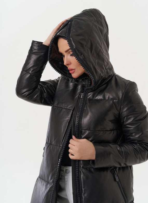 Кожаный пуховик с капюшоном