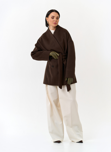 Женское укороченное пальто с поясом