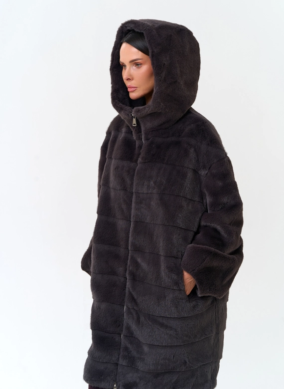 Женская шуба из эко меха с капюшоном фото