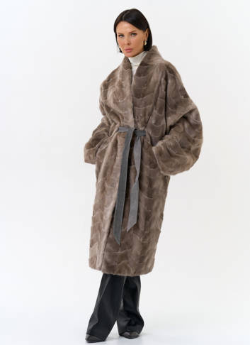 Шуба из меха норки с поясом