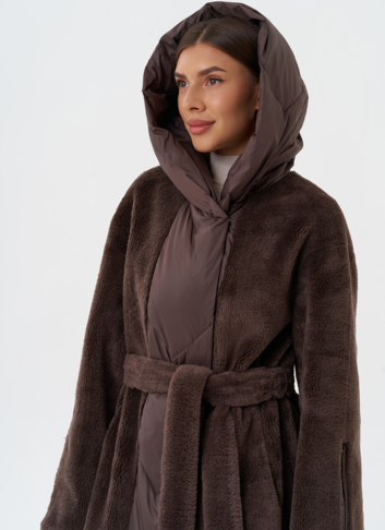 Комбинированное пальто на утеплении с капюшоном