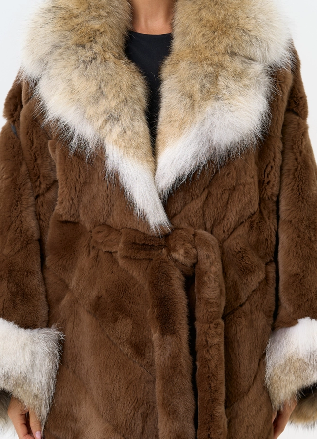 Шуба из кролика с отделкой из меха койота модель № 31680 универмаг малина