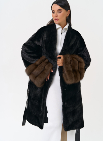 Норковая шуба с манжетами из меха куницы
