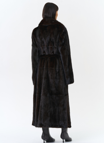 Длинная шуба из меха норки с английским воротником