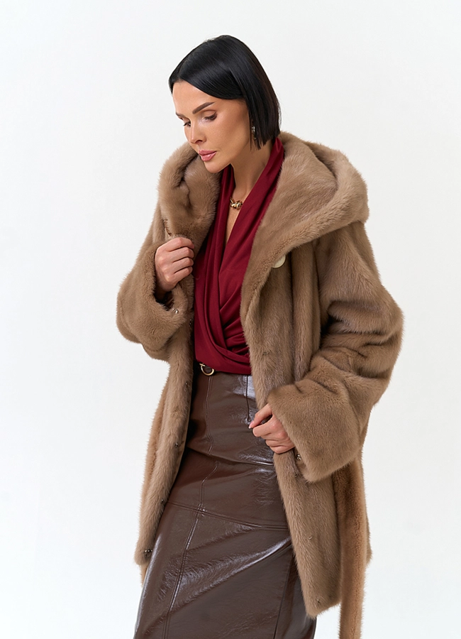 Шуба из меха норки с капюшоном модель № 31783 универмаг малина фото