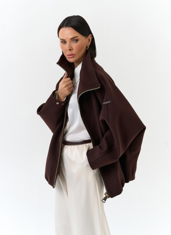 Женское укороченное пальто с высоким воротником