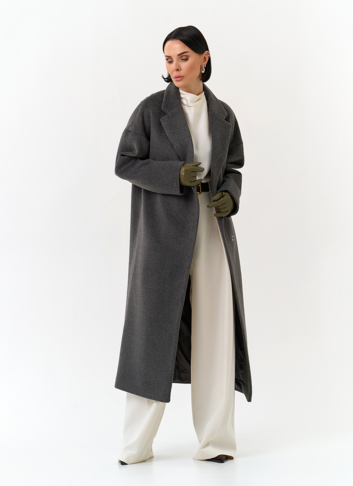 Женское пальто с английским воротником