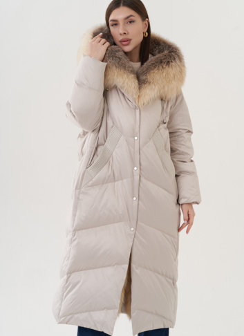 Пуховик с отделкой капюшона из меха лисы