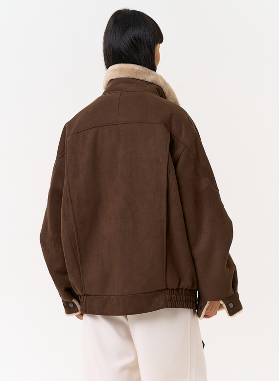 Женский бомбер из эко замши с воротником стойкой