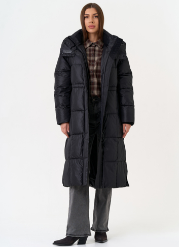 Женский пуховик черного цвета