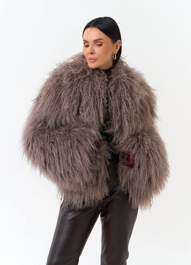 Короткая шуба из ламы модель № 31781 в рассрочку фото